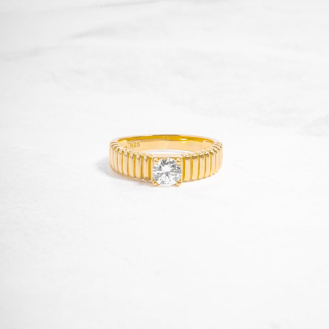 Gold Fluted Solitaire Ring – Winye Jewelry